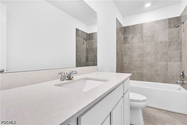 1424 Weeping Willow CT, Cape Coral, FL 33909