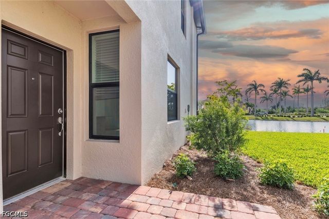 1424 Weeping Willow CT, Cape Coral, FL 33909