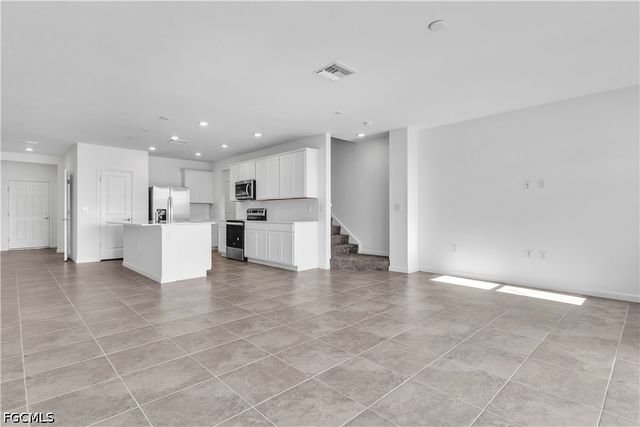 1424 Weeping Willow CT, Cape Coral, FL 33909