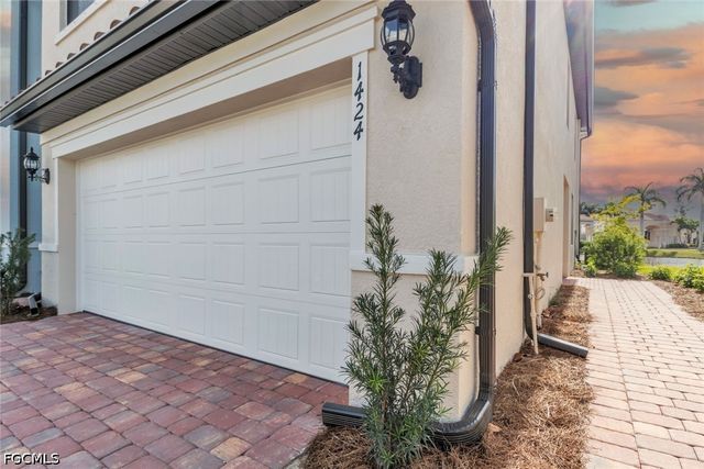 1424 Weeping Willow CT, Cape Coral, FL 33909