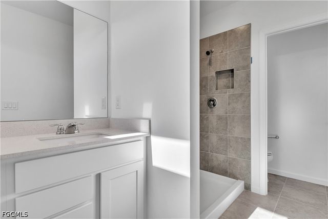 1424 Weeping Willow CT, Cape Coral, FL 33909