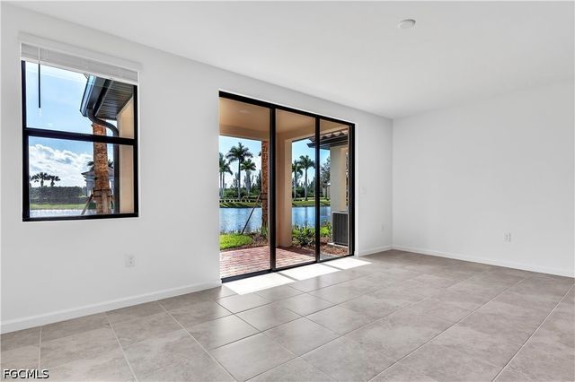 1424 Weeping Willow CT, Cape Coral, FL 33909