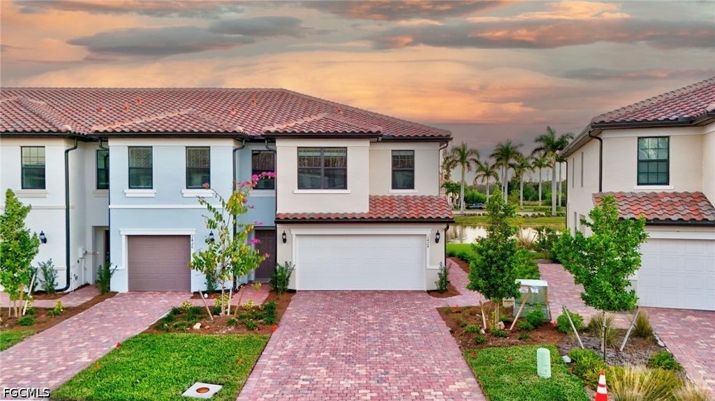 1424 Weeping Willow CT, Cape Coral, FL 33909