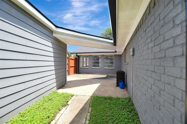 11514 Sagewillow Lane, Houston, TX 77089