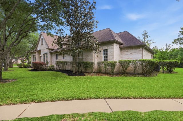 59 Champion Villa Drive, Houston, TX 77069