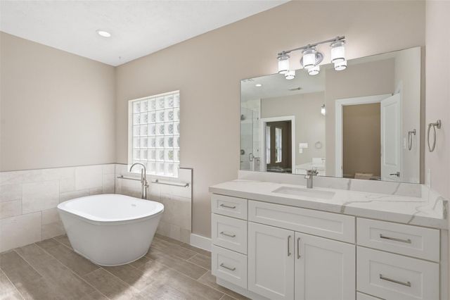 59 Champion Villa Drive, Houston, TX 77069