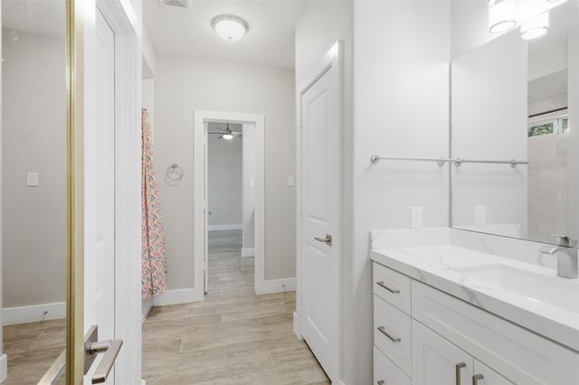 59 Champion Villa Drive, Houston, TX 77069