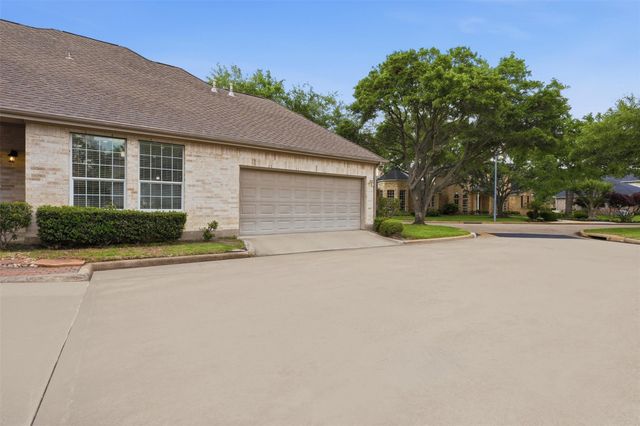 59 Champion Villa Drive, Houston, TX 77069