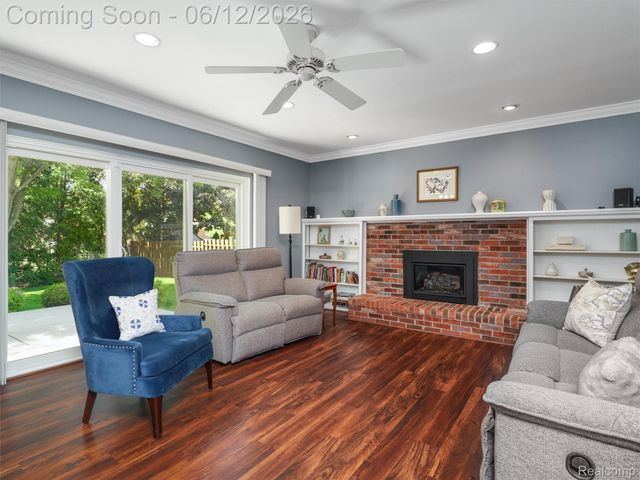 5057 Prentis Drive, Troy, MI 48085