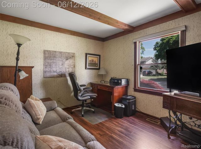5057 Prentis Drive, Troy, MI 48085