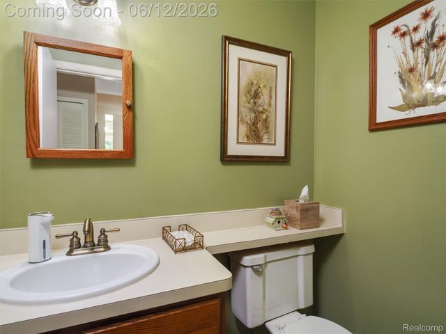 5057 Prentis Drive, Troy, MI 48085