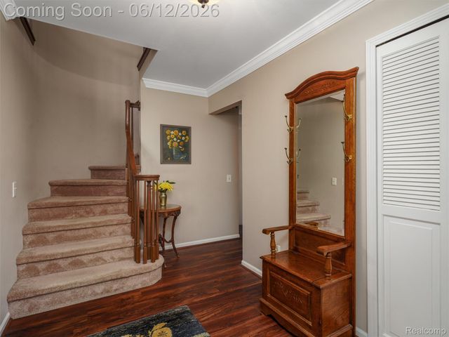 5057 Prentis Drive, Troy, MI 48085