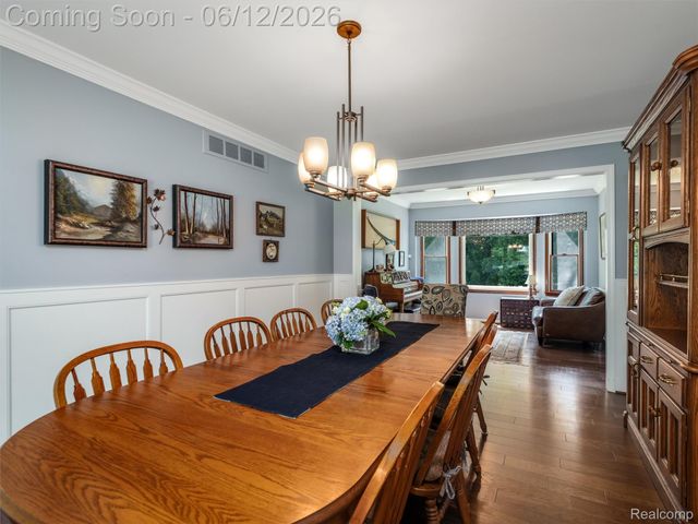 5057 Prentis Drive, Troy, MI 48085