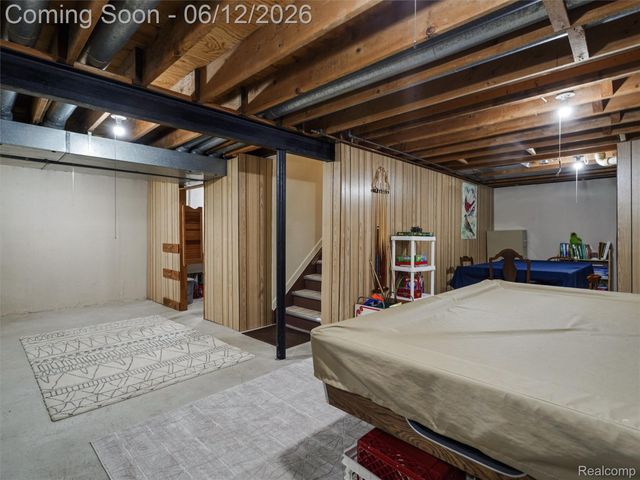 5057 Prentis Drive, Troy, MI 48085