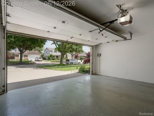 5057 Prentis Drive, Troy, MI 48085
