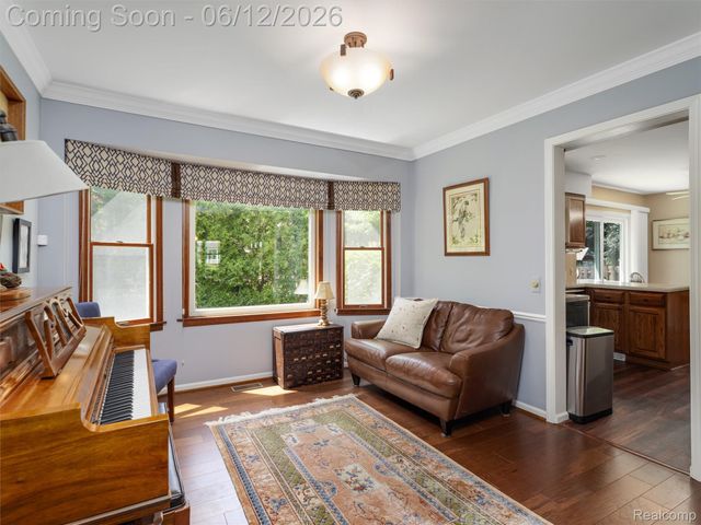 5057 Prentis Drive, Troy, MI 48085
