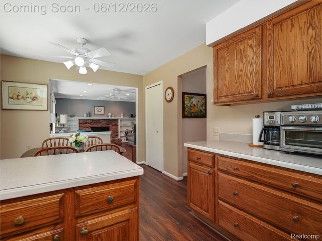 5057 Prentis Drive, Troy, MI 48085