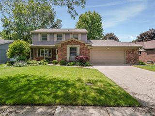 5057 Prentis Drive, Troy, MI 48085