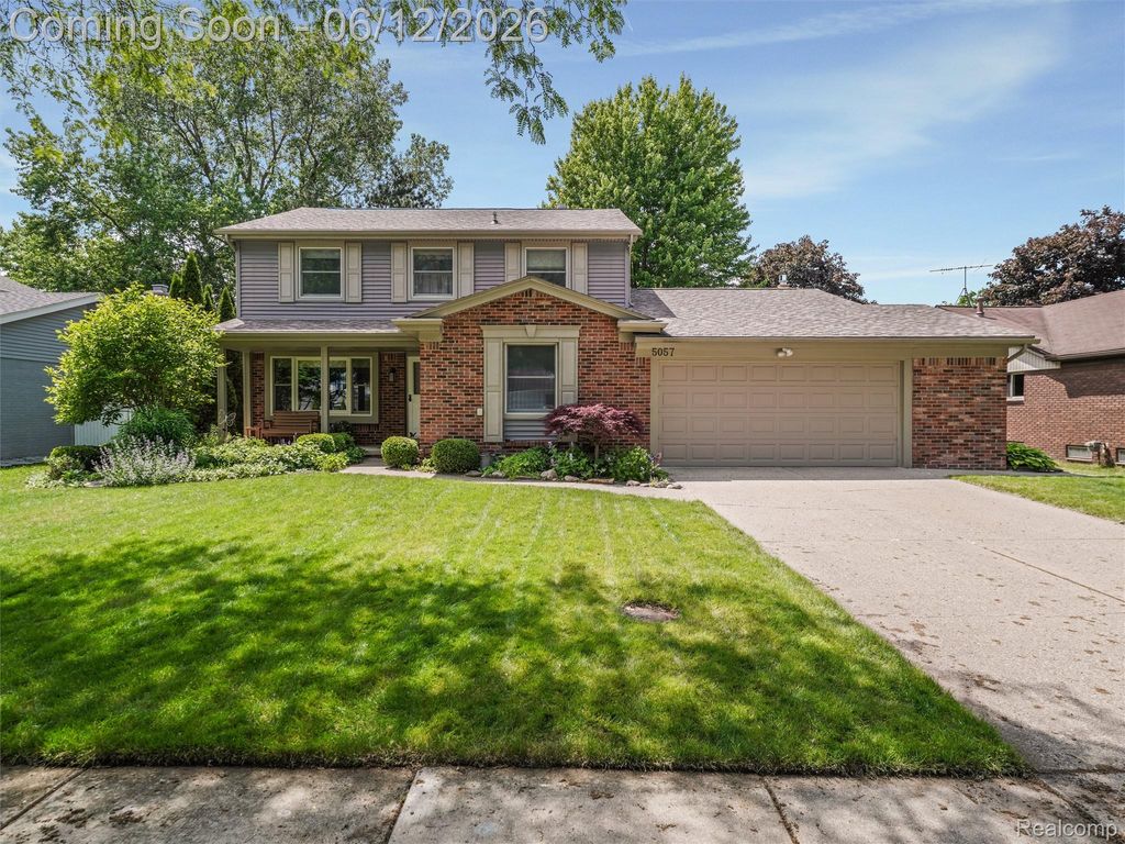 5057 Prentis Drive, Troy, MI 48085