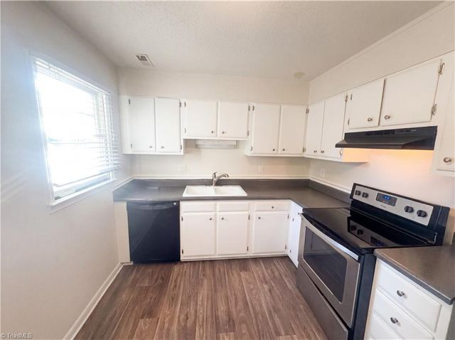 3229 Regents Park Lane D, Greensboro, NC 27455