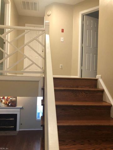 820 E Willow Point PL, Newport News, VA 23602