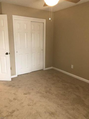 820 E Willow Point PL, Newport News, VA 23602