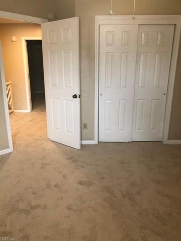 820 E Willow Point PL, Newport News, VA 23602