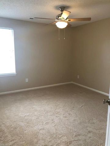 820 E Willow Point PL, Newport News, VA 23602