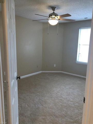 820 E Willow Point PL, Newport News, VA 23602