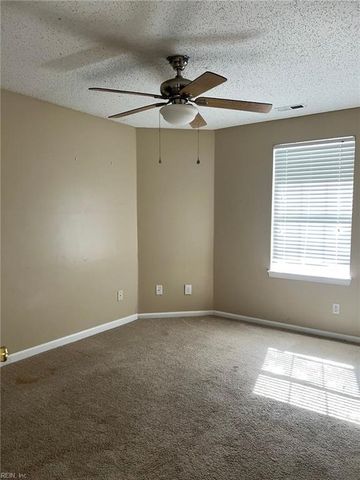 820 E Willow Point PL, Newport News, VA 23602