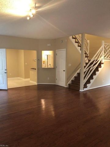 820 E Willow Point PL, Newport News, VA 23602
