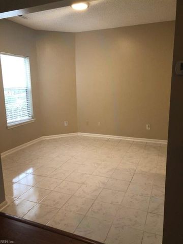 820 E Willow Point PL, Newport News, VA 23602
