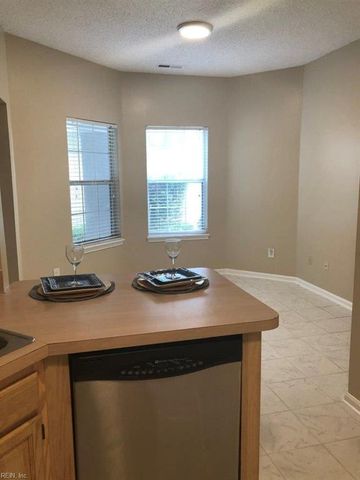 820 E Willow Point PL, Newport News, VA 23602