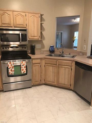 820 E Willow Point PL, Newport News, VA 23602