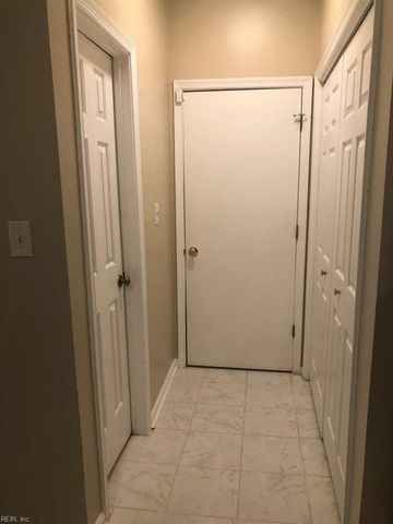 820 E Willow Point PL, Newport News, VA 23602