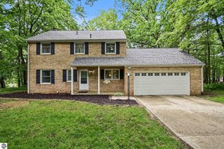 465 Hiawatha Drive, Mt Pleasant, MI 48858