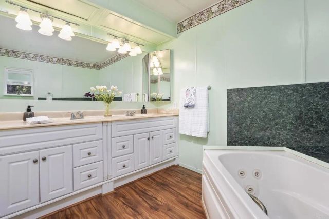 7467 Mission Gorge Rd SPC 81, Santee, CA 92071