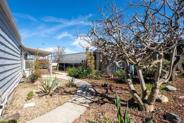 7467 Mission Gorge Rd SPC 81, Santee, CA 92071