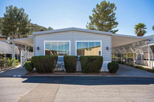 7467 Mission Gorge Rd SPC 81, Santee, CA 92071