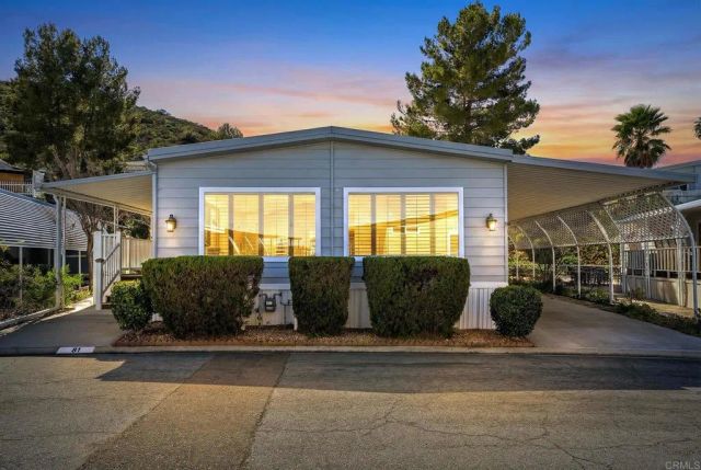 7467 Mission Gorge Rd SPC 81, Santee, CA 92071