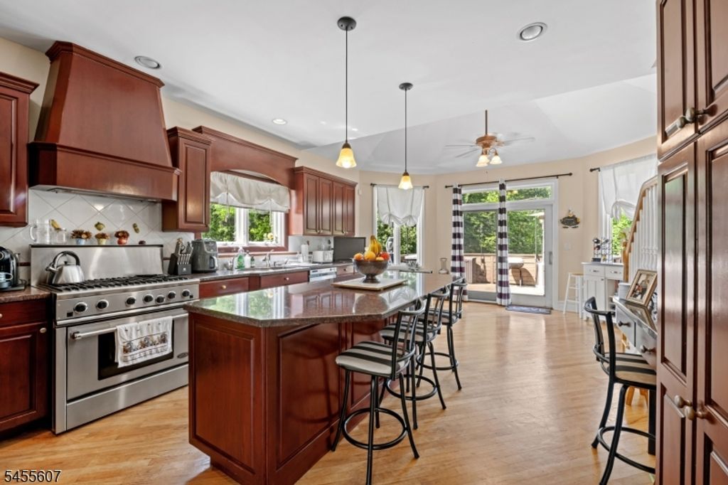70 Farmingdale Rd, Wayne Twp., NJ 07470 — photo 3