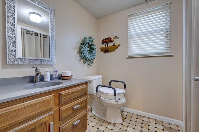 8740 Park Street, Lenexa, KS 66215