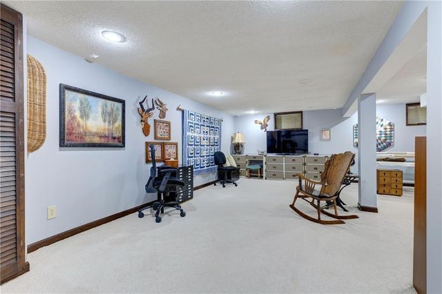 8740 Park Street, Lenexa, KS 66215