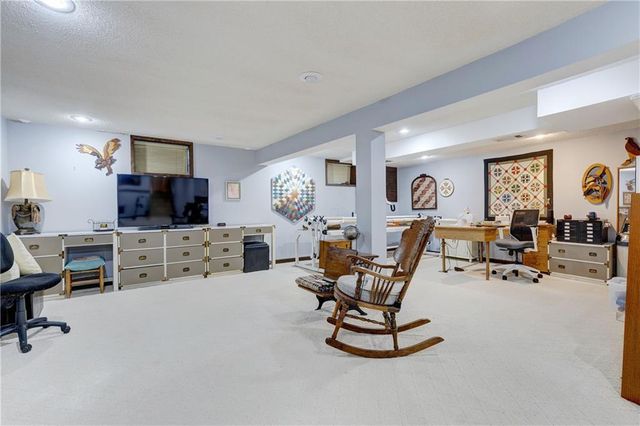 8740 Park Street, Lenexa, KS 66215