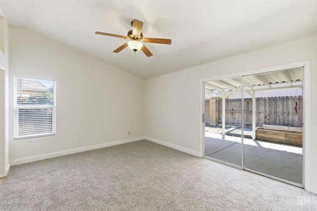 8319 Hemlock Court, Bakersfield, CA 93311
