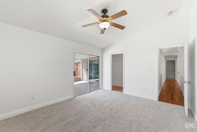 8319 Hemlock Court, Bakersfield, CA 93311