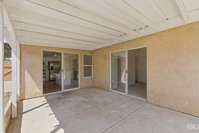 8319 Hemlock Court, Bakersfield, CA 93311