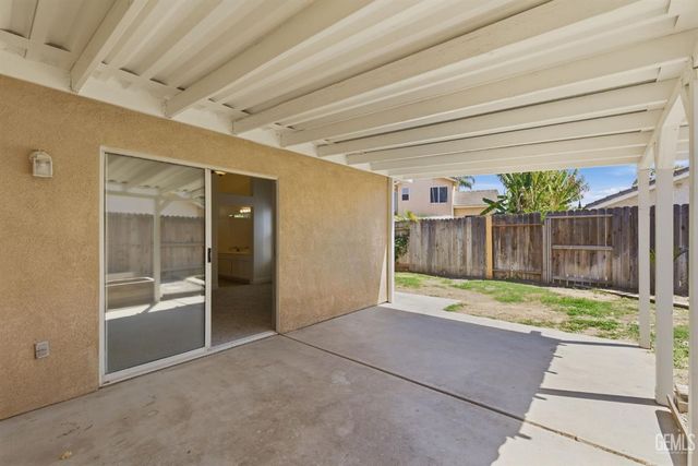 8319 Hemlock Court, Bakersfield, CA 93311