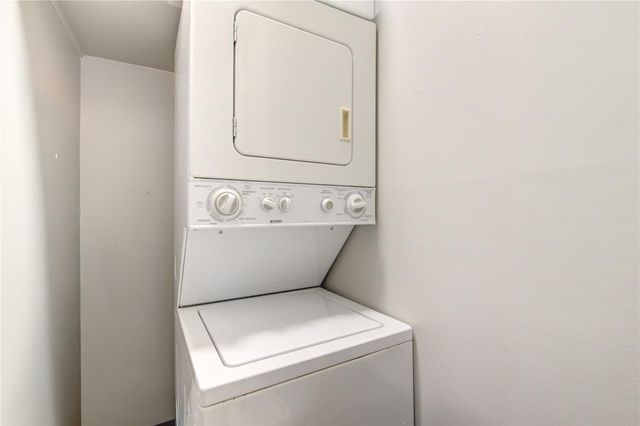 939 Wax Myrtle Lane, Houston, TX 77079