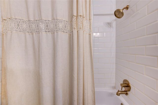 939 Wax Myrtle Lane, Houston, TX 77079